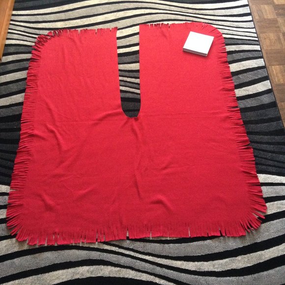 Huge Red Cozy Polar Fleece Poncho Blanket - Picture 9 of 10